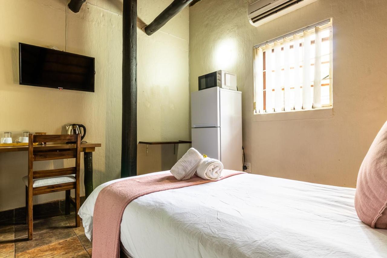 Nyathi Lodge Richards Bay Extérieur photo